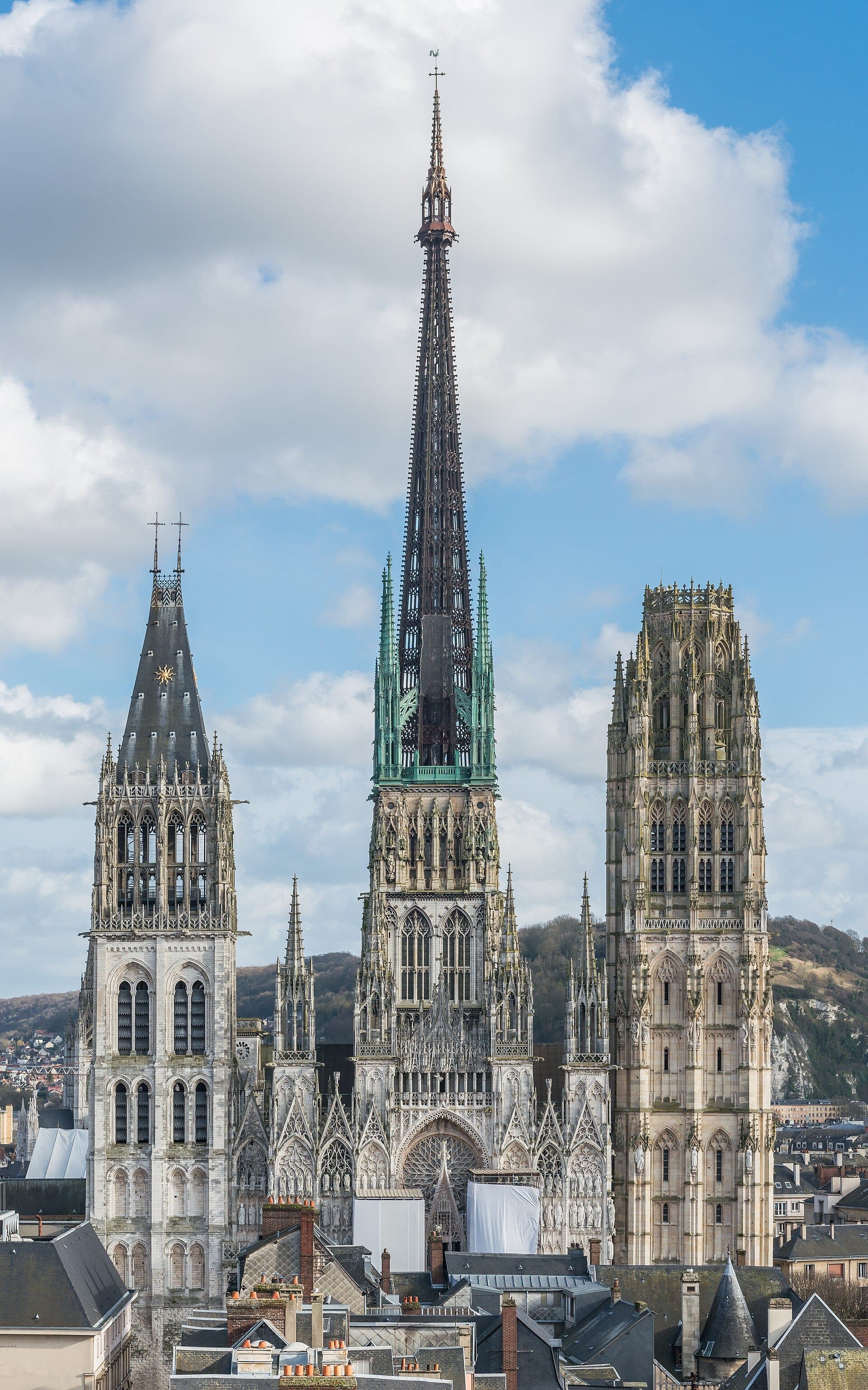 Les flèches de la cathédrale de Rouen vues depuis le Gros-Horloge